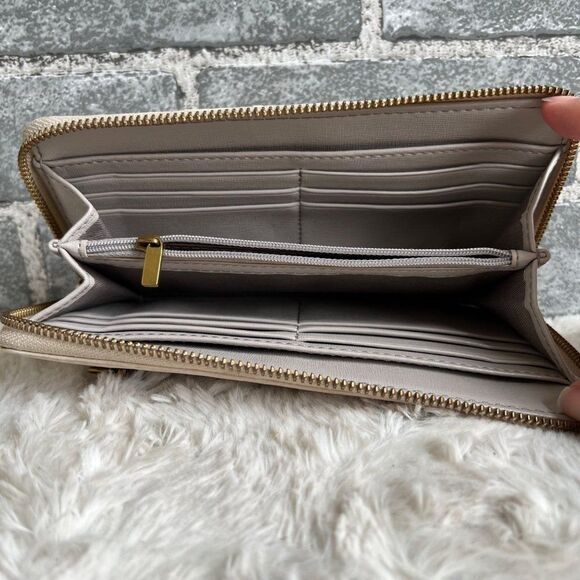 Fossil Bone Colored Leather Zip Wallet - Picture 3 of 4